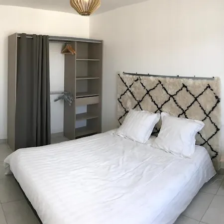 Les Agrumes Holiday home *